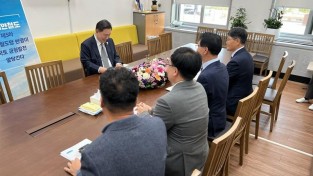 3.사진(서해안철도 국가철도망 반영 등 지역현안사업 건의)1.jpg