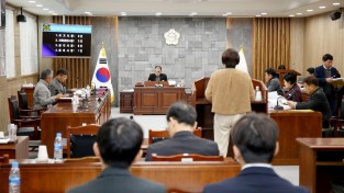 2025.11.18. 제33회 영광군의회 의원간담회-(1).JPG