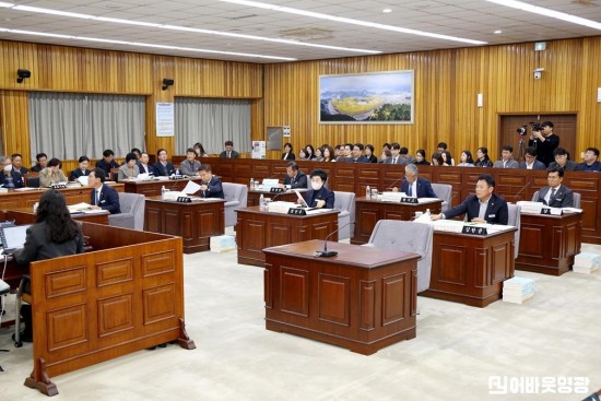 3. 2025.11.25. 제291회 영광군의회 제2차 정례회-(3).JPG
