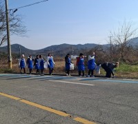 2025 영광 여성대학 수료생, 불갑사 일대 환경정화 활동 펼쳐