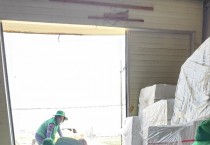 홍농읍 새마을부녀회 및 새마을지도자회, 환경보호를 위한 ‘헌옷 수거하기’ 캠페인 추진