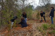 『홍농읍, 봉대산 정화활동 및 나무심기 행사 개최』