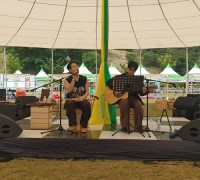 싱어송라이터 ‘그려준’·색소폰 뮤지션 ‘지니’, 영광 법성포단오제 미니 콘서트로 감동 선사