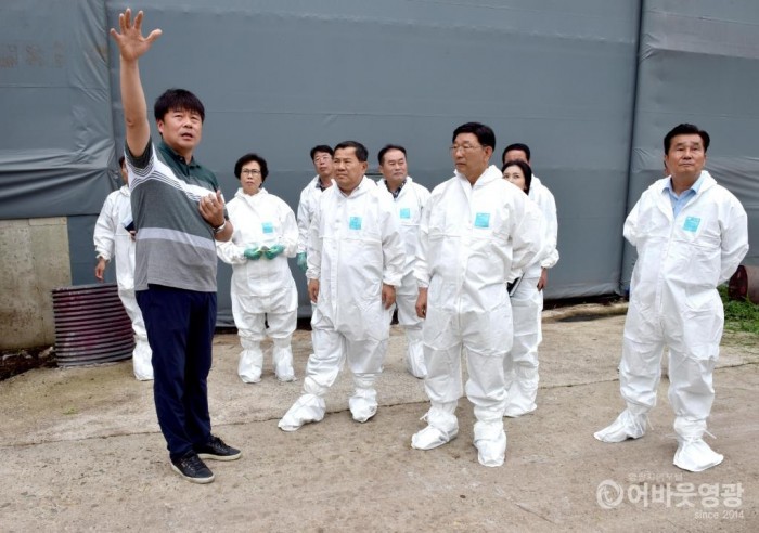 영광군의회, 축산악취 문제해결 위한 현장 방문  2.JPG