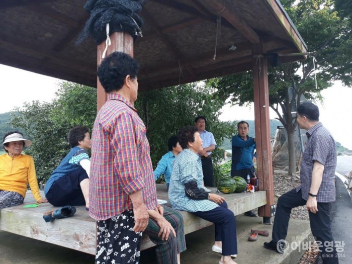 어르신들~ 수박 드시고 건강한 여름 나세요 3.jpeg