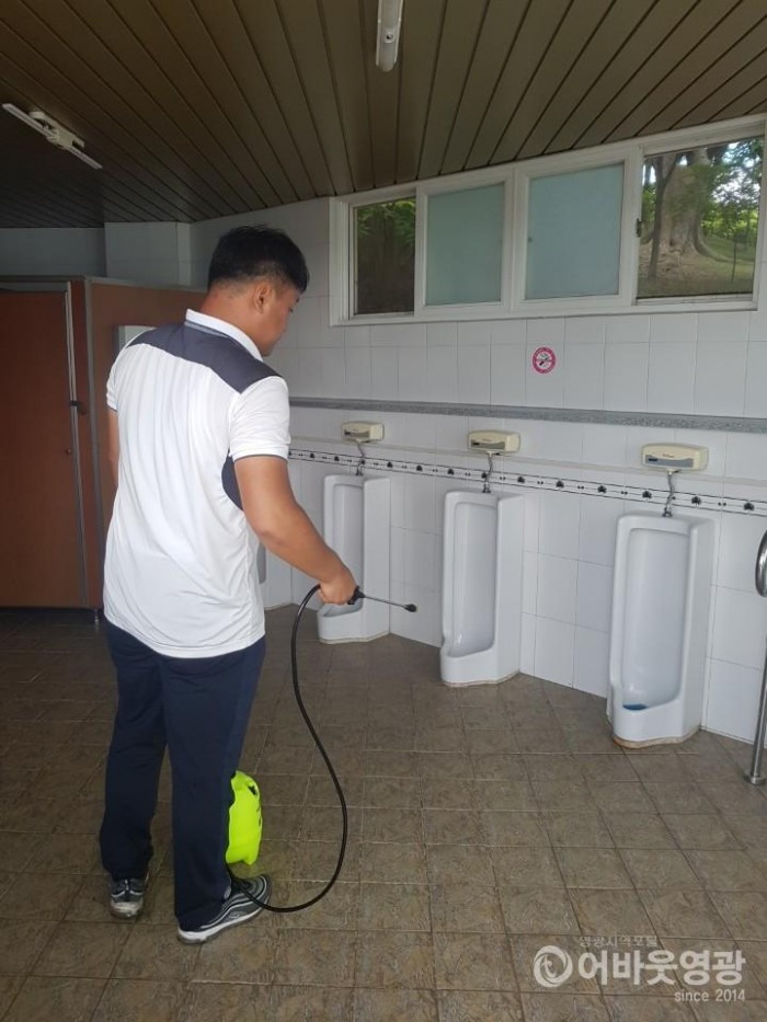 관광지 공중화장실 방역 사진 1.JPG