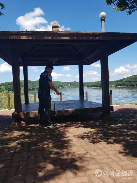 관광지 정자 방역 사진 3.JPG