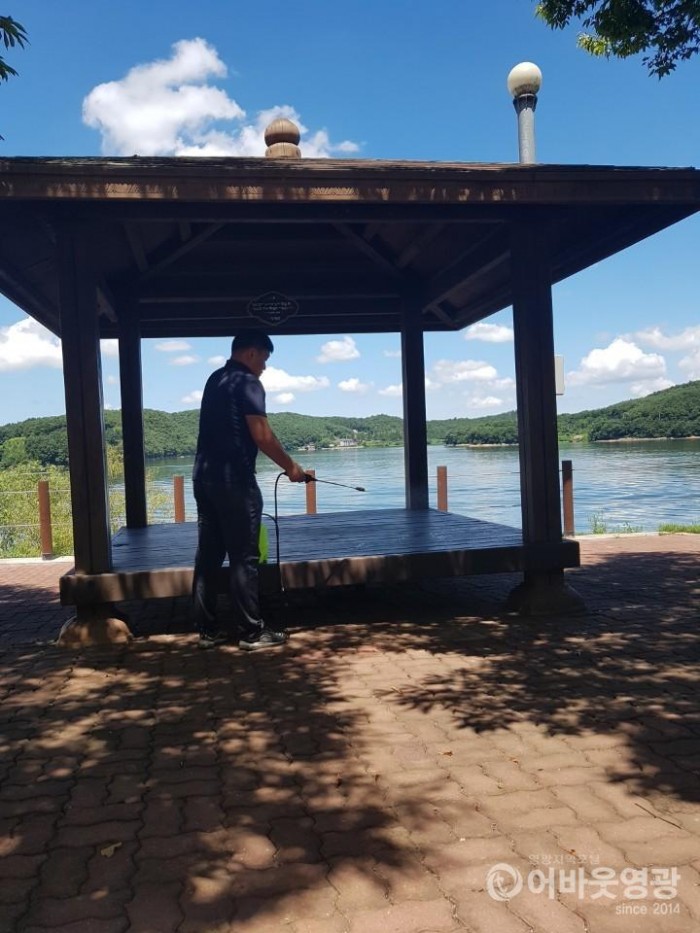 관광지 정자 방역 사진 3.JPG