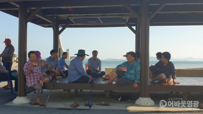 낙월면, 폭염속 무더위 쉼터 어르신 안부살펴.jpg