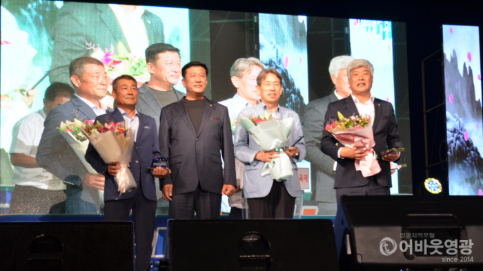 사진1_공로패 수상.png