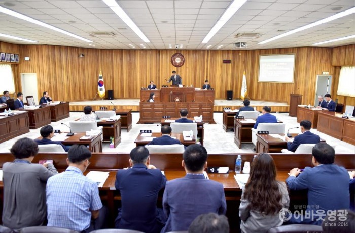 2019.09.16 제243회 영광군의회 임시회 개회식 및 제1차 본회의 (3).JPG