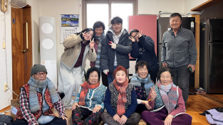 9.사진(영산성지고등학교, ‘사랑의 인절미 나눔’행사 펼쳐) (1).png