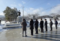 영광교육지원청, 2026년 새해 현충탑 참배로 공식 일정 시작…“모두가 빛나는 영광교육” 선언