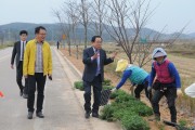 김준성 영광군수, 100리 꽃길 조성 현장 방문 격려
